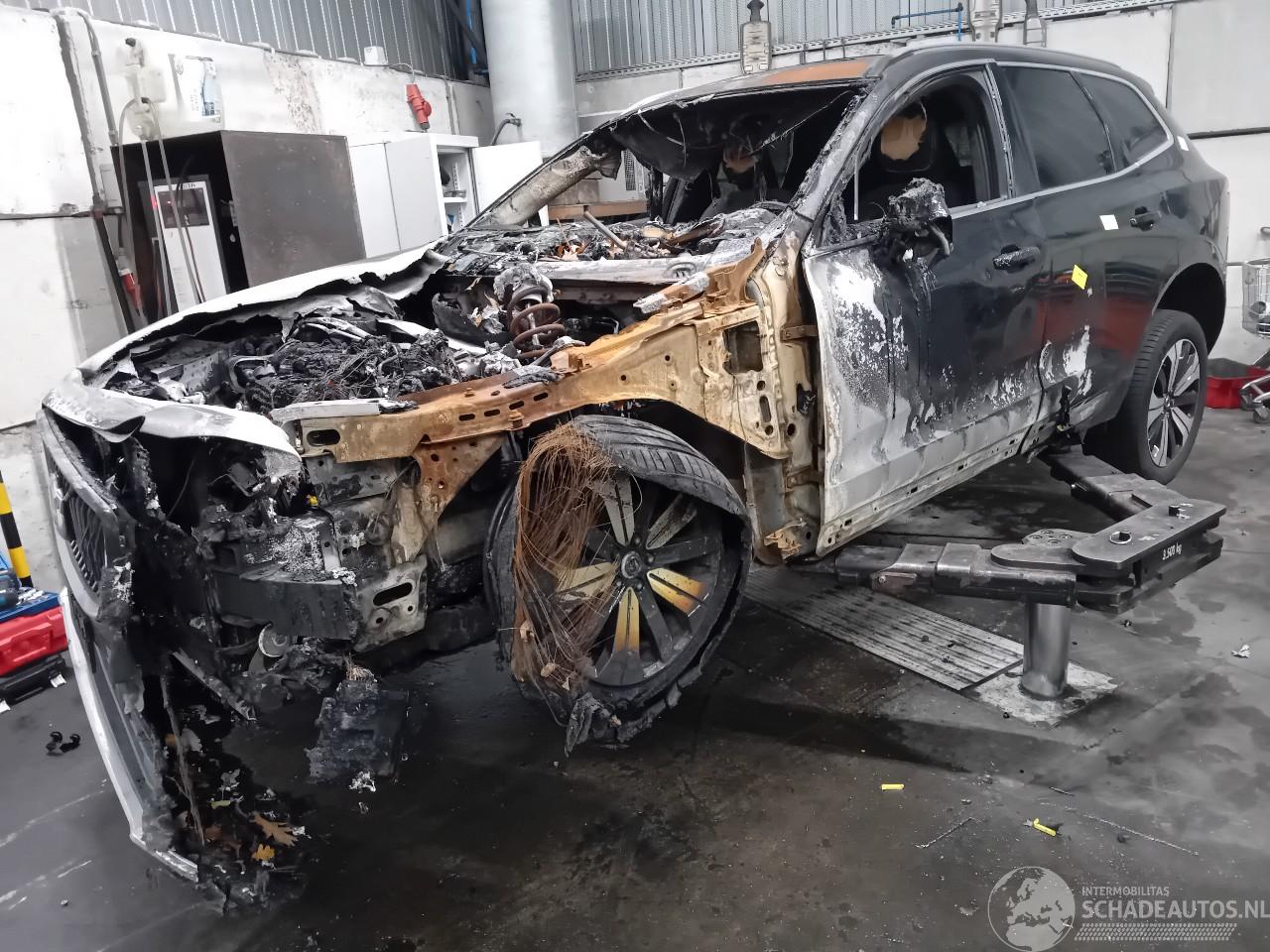 Volvo Xc-60 XC60 II (UZ) SUV 2.0 T6 16V Recharge, Twin Engine AWD (B4204T52) [257k=
W]  (01-2022/...)