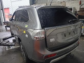 Mitsubishi Outlander Outlander (GF/GG) SUV 2.0 16V PHEV 4x4 (S61) [147kW]  (09-2017/12-2021=
) picture 4