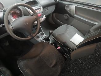 Peugeot 107 107 Hatchback 1.0 12V (384F(1KR)) [50kW]  (06-2005/05-2014) picture 11