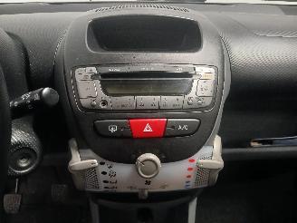 Peugeot 107 107 Hatchback 1.0 12V (384F(1KR)) [50kW]  (06-2005/05-2014) picture 14