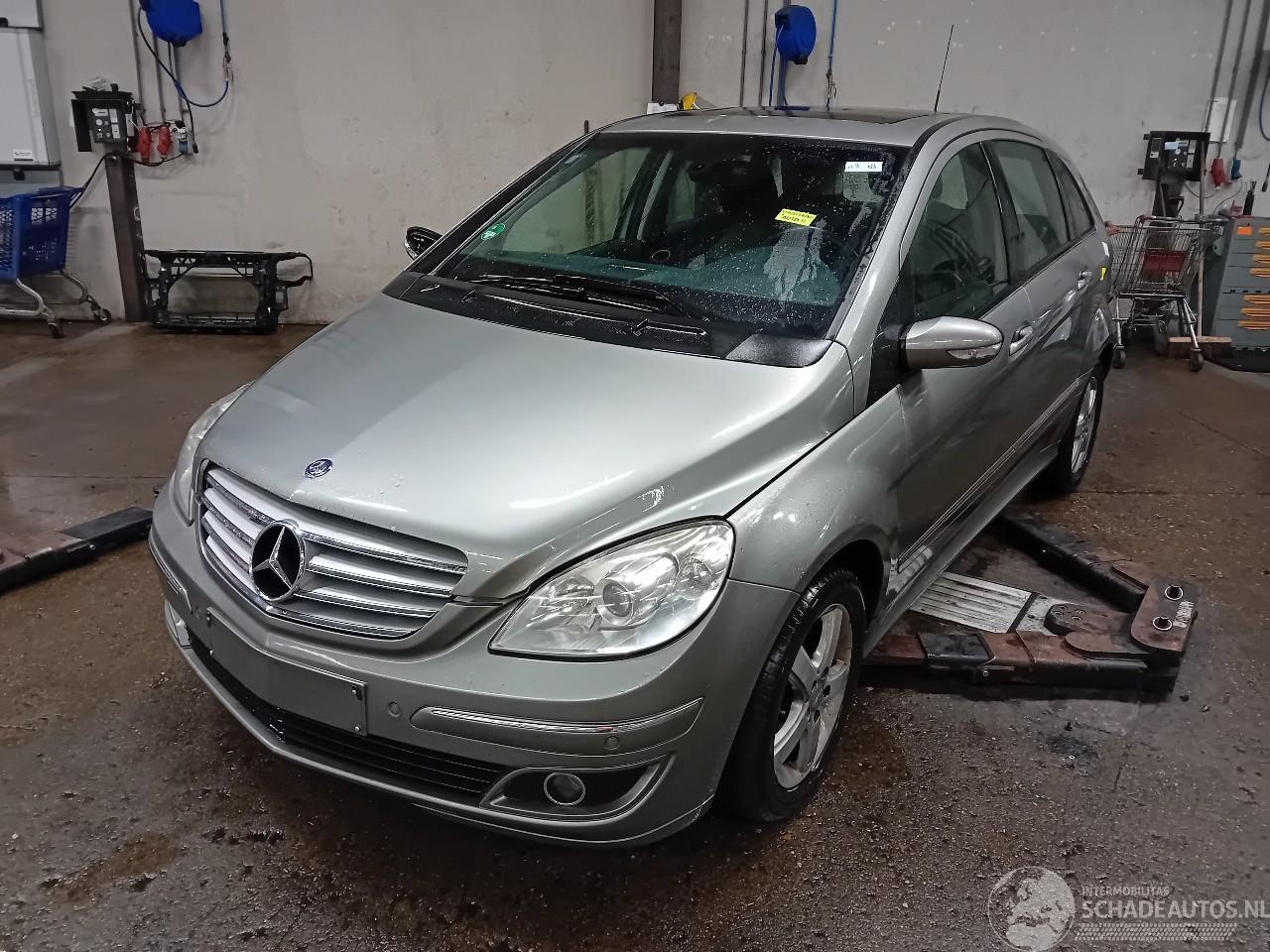 Mercedes B-klasse B (W245) Hatchback 2.0 B-180 CDI 16V (OM640.940(Euro 4)) [80kW]  (03-2=
005/11-2011)