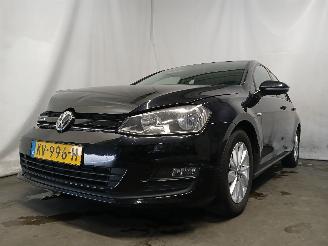 Schadeauto Volkswagen Golf Golf VII (AUA) Hatchback 1.0 TSI 12V BlueMotion (CHZD) [85kW]  (05-201=
5/08-2020) 2017/1