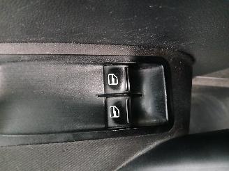 Volkswagen Polo Polo V (6R) Hatchback 1.2 12V (CGPB(Euro 5)) [44kW]  (06-2009/05-2014)= picture 12