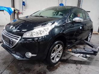 Sloopauto Peugeot 208 208 I (CA/CC/CK/CL) Hatchback 1.2 Vti 12V PureTech 82 (EB2F(HMZ)) [60k=
W]  (03-2012/12-2019) 2013/7