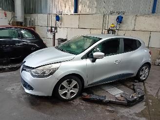 rozbiórka samochody osobowe Renault Clio Clio IV (5R) Hatchback 5-drs 0.9 Energy TCE 90 12V (H4B-400(H4B-A4)) [=
66kW]  (11-2012/08-2021) 2013/6