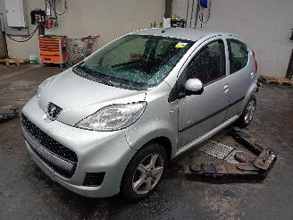 Sloopauto Peugeot 107 107 Hatchback 1.0 12V (384F(1KR)) [50kW]  (06-2005/05-2014) 2011/1