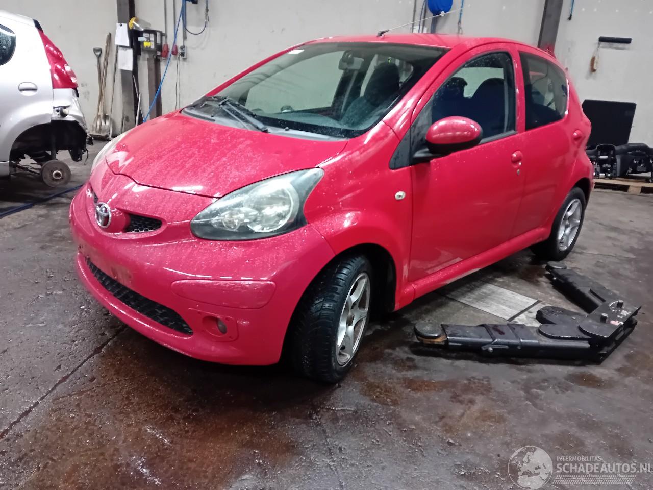 Toyota Aygo Aygo (B10) Hatchback 1.0 12V VVT-i (1KR-FE) [50kW]  (07-2005/05-2014)