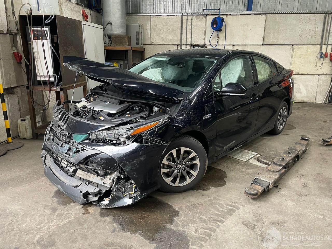 Toyota Prius Prius (ZVW5) Hatchback 1.8 16V Hybrid (2ZRFXE) [72kW]  (09-2015/12-202=
2)