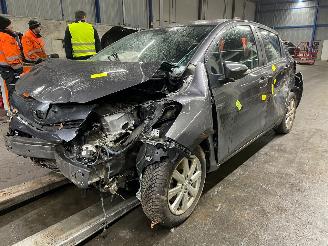 Vrakbiler auto Toyota Yaris Yaris III (P13) Hatchback 1.5 16V Hybrid (1NZ-FXE) [74kW]  (03-2012/09=
-2020) 2013/7