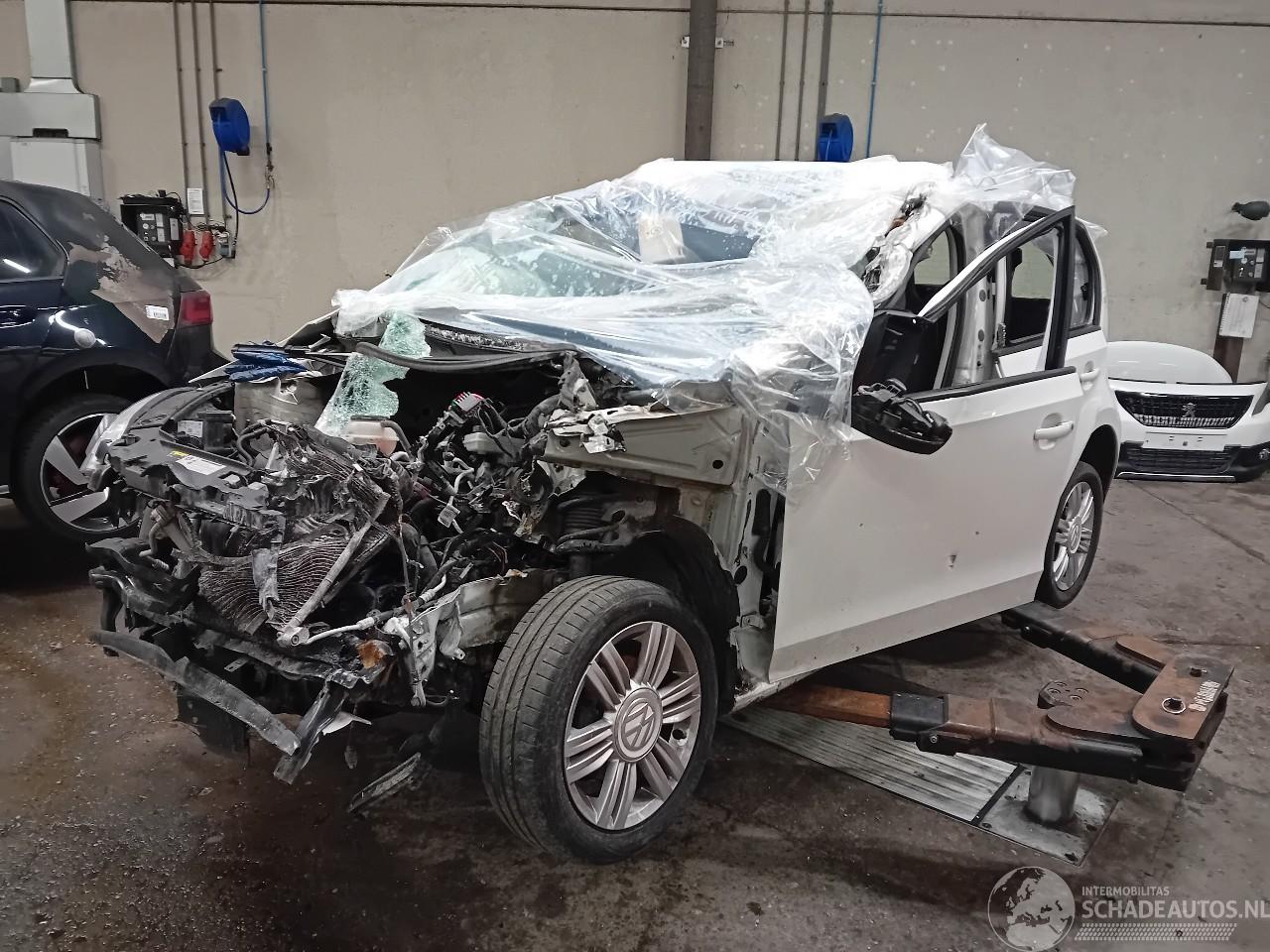 Volkswagen Up! Up! (121) Hatchback 1.0 12V 60 (CHYA) [44kW]  (08-2011/08-2020)