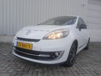 Damaged car Renault Scenic Grand Scénic III (JZ) MPV 1.4 16V TCe 130 (H4J-700(H4J-A7)) [96kW]  =
(02-2009/12-2016) 2012/6