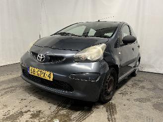 krockskadad bil auto Toyota Aygo Aygo (B10) Hatchback 1.0 12V VVT-i (1KR-FE) [50kW]  (07-2005/05-2014) 2008/10