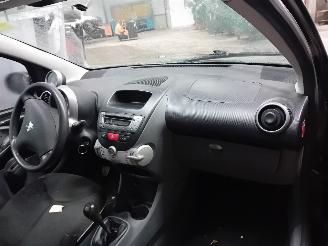 Peugeot 107 107 Hatchback 1.0 12V (384F(1KR)) [50kW]  (06-2005/05-2014) picture 5