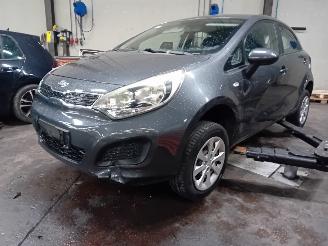 Sloopauto Kia Rio Rio III (UB) Hatchback 1.2 CVVT 16V (G4LA5) [63kW]  (09-2011/12-2017) 2013/1