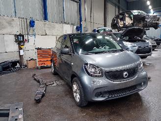 Smart Forfour Forfour (453) Hatchback 5-drs 1.0 12V (M281.920) [52kW]  (07-2014/...)= picture 2