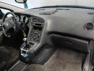 Peugeot 5008 5008 I (0A/0E) MPV 1.6 VTI 16V (EP6C(5FS)) [88kW]  (09-2009/03-2017) picture 8