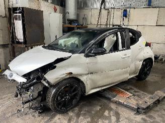 Vrakbiler auto Toyota Yaris Yaris IV (P21/PA1/PH1) Hatchback 1.5 12V Hybrid 115 (M15AFXE) [85kW]  =
(02-2020/...) 2022/8