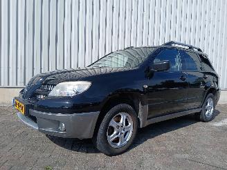 Mitsubishi Outlander Outlander (CU) SUV 2.0 16V 4x2 (4G63(16V)) [100kW]  (05-2003/10-2006) picture 3