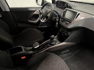 Peugeot 2008 2008 (CU) MPV 1.2 Vti 12V PureTech 82 (EB2F(HMZ)) [60kW]  (03-2013/12-=
2018) picture 9