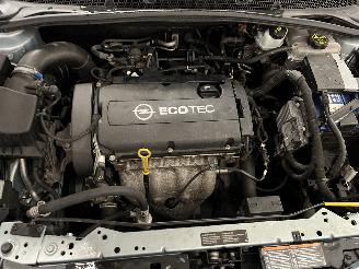 Opel Astra Astra J (PC6/PD6/PE6/PF6) Hatchback 5-drs 1.6 16V (A16XER(Euro 5)) [85=
kW]  (12-2009/10-2015) picture 14