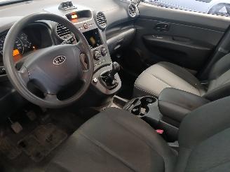 Kia Carens Carens III (FG) MPV 2.0i CVVT 16V (G4KA) [106kW]  (09-2006/06-2013) picture 12