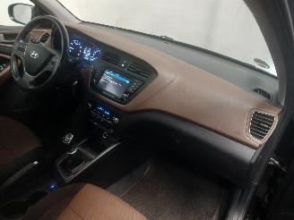 Hyundai I-20 i20 (GBB) Hatchback 1.0 T-GDI 100 12V (G3LC) [74kW]  (01-2016/08-2020)= picture 8