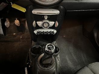 Mini Mini Mini (R56) Hatchback 1.6 16V Cooper (N12-B16A) [88kW]  (10-2006/02-201=
2) picture 16