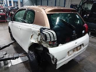 Peugeot 108 108 Hatchback 1.0 12V (1KRFE(CFB)) [51kW]  (05-2014/...) picture 4