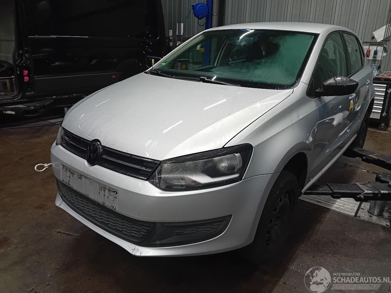 Volkswagen Polo Polo V (6R) Hatchback 1.2 12V BlueMotion Technology (CGPA(Euro 5)) [51=
kW]  (06-2009/05-2014)