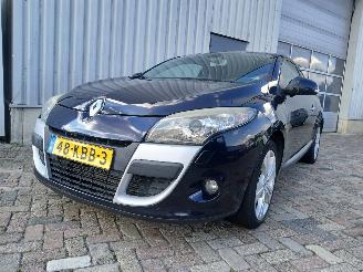 krockskadad bil auto Renault Mégane Megane III Coupe (DZ) Hatchback 3-drs 1.4 16V TCe 130 (H4J-700(H4J-A7)=
) [96kW]  (04-2009/02-2016) 2009/10