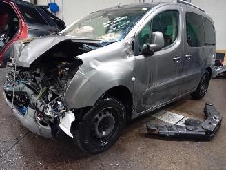 rozbiórka samochody osobowe Peugeot Partner Partner Tepee (7A/B/C/D/E/F/G/J/P/S) MPV 1.6 16V Phase 1 (TU5JP4(NFU))=
 [80kW]  (04-2008/02-2012) 2009/7