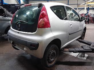 Peugeot 107 107 Hatchback 1.0 12V (384F(1KR)) [50kW]  (06-2005/05-2014) picture 3