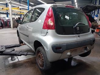 Peugeot 107 107 Hatchback 1.0 12V (384F(1KR)) [50kW]  (06-2005/05-2014) picture 4