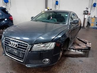Sloopauto Audi A5 A5 (8T3) Coupé 2.0 TDI 16V (CAHA) [125kW]  (08-2008/03-2012) 2010/10