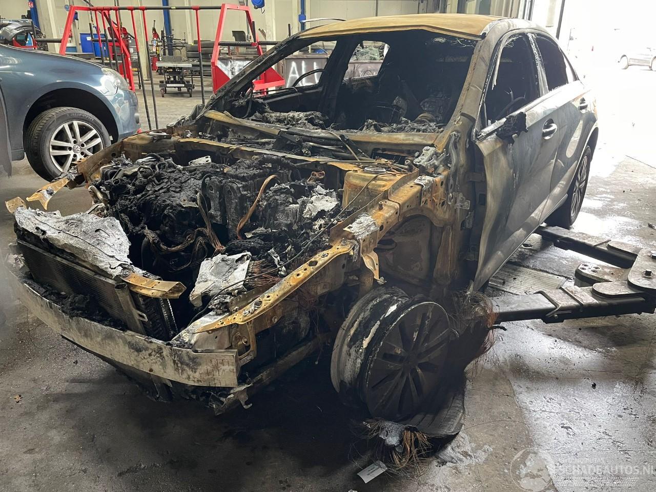 Mercedes A-klasse A Limousine (177.1) Sedan 1.3 A-250 e Turbo 16V (M282.914) [160kW]  (0=
8-2019/12-2026)