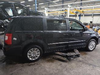 Lancia Voyager Voyager (RT) MPV 3.6 V6 (ERB) [208kW]  (09-2011/12-2014) picture 3