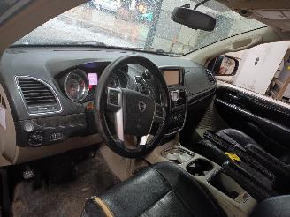 Lancia Voyager Voyager (RT) MPV 3.6 V6 (ERB) [208kW]  (09-2011/12-2014) picture 5