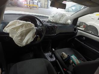 Volkswagen Up! Up! (121) Hatchback 1.0 12V 60 (CHYA) [44kW]  (08-2011/08-2020) picture 5