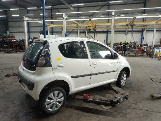 Citroën C1 C1 Hatchback 1.0 12V (384F(CFA)) [50kW]  (06-2005/09-2014) picture 3