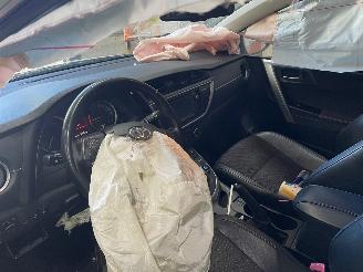 Toyota Auris Auris (E18) Hatchback 5-drs 1.8 16V Hybrid (2ZRFXE) [100kW]  (10-2012/=
03-2019) picture 5