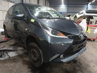 Toyota Aygo Aygo (B40) Hatchback 1.0 12V VVT-i (1KR-FE) [51kW]  (05-2014/06-2018) picture 2