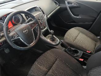 Opel Astra Astra J Sports Tourer (PD8/PE8/PF8) Combi 1.7 CDTi 16V (A17DTE(Euro 5)=
) [81kW]  (10-2010/10-2015) picture 11