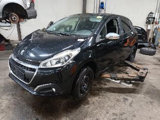 Sloopauto Peugeot 208 208 I (CA/CC/CK/CL) Hatchback 1.2 Vti 12V PureTech 82 (EB2F(HMZ)) [60k=
W]  (03-2012/12-2019) 2015/11