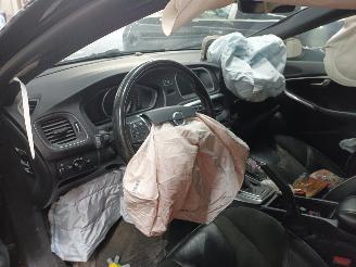 Volvo V-40 V40 (MV) Hatchback 5-drs 2.0 D3 16V (D4204T9) [110kW]  (04-2015/08-201=
9) picture 5