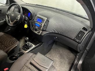 Hyundai I-30 i30 Crosswagon (WWH) Combi 1.4 CVVT 16V (G4FA) [80kW]  (11-2009/06-201=
2) picture 10