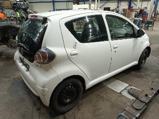 Toyota Aygo Aygo (B10) Hatchback 1.0 12V VVT-i (1KR-FE) [50kW]  (07-2005/05-2014) picture 3