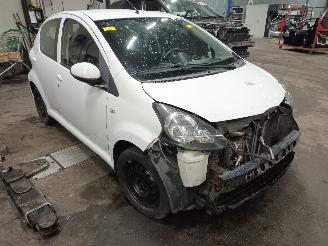 Toyota Aygo Aygo (B10) Hatchback 1.0 12V VVT-i (1KR-FE) [50kW]  (07-2005/05-2014) picture 2