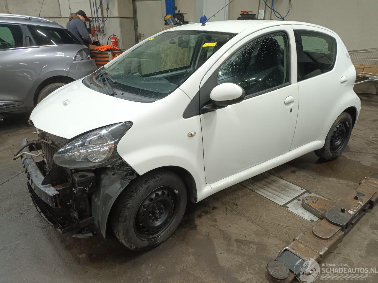 Toyota Aygo Aygo (B10) Hatchback 1.0 12V VVT-i (1KR-FE) [50kW]  (07-2005/05-2014)