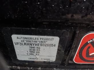 Peugeot 308 308 SW (L4/L9/LC/LJ/LR) Combi 5-drs 1.2 12V e-THP PureTech 130 (EB2DTS=
(HNY)) [96kW]  (03-2014/06-2021) picture 6