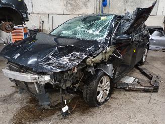 Salvage car Peugeot 308 308 SW (L4/L9/LC/LJ/LR) Combi 5-drs 1.2 12V e-THP PureTech 130 (EB2DTS=
(HNY)) [96kW]  (03-2014/06-2021) 2015/2